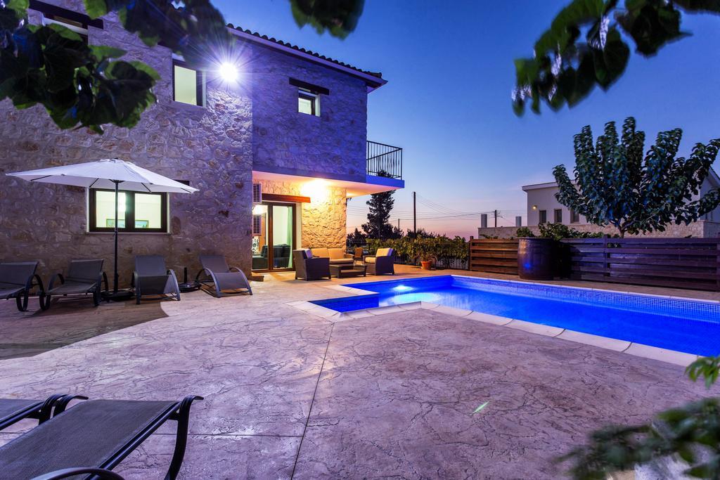 Villa Nikolina Dhrousha Exterior photo